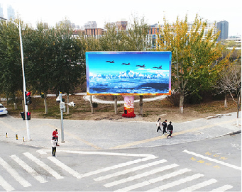 万州户外大屏广告投放要点。